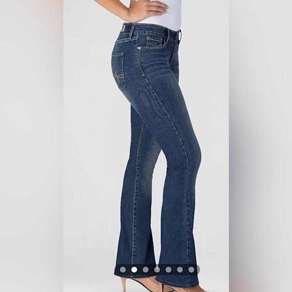 LIKE NEW Levi’s Denizen Modern Bootcut Jeans Size 6 Long - Picture 1 of 9